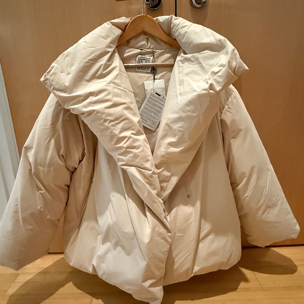 Toteme Cream Puffer Jacket
